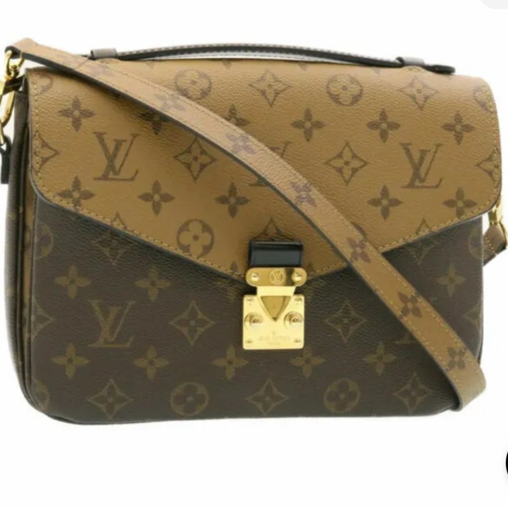 Monogram Reverse, S-lock closure, gold-tone, cowhide trim Excellent condition